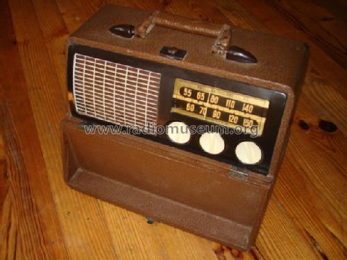 Airline 14WG 690B Order= P462 A 1690 ; Montgomery Ward & Co (ID = 621184) Radio