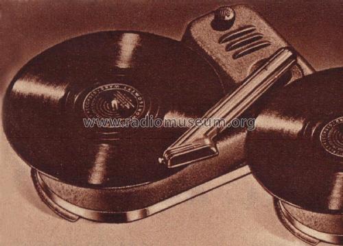 Airline 2019 Order= 462 B 2019 Wireless Record Player; Montgomery Ward & Co (ID = 1919286) R-Player