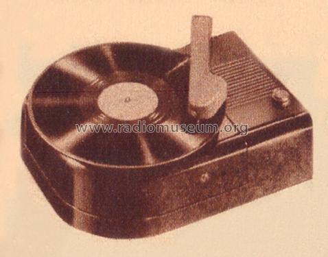 Airline 2075 Record Player Order= 462 C 2075 ; Montgomery Ward & Co (ID = 1897286) R-Player