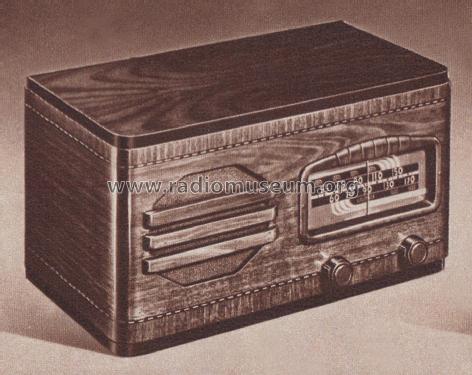 Airline 2576 Order= P362 A 2576 ; Montgomery Ward & Co (ID = 1955115) Radio