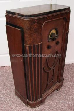 Airline 62-121 Order= 662 A 121; Montgomery Ward & Co (ID = 1480917) Radio