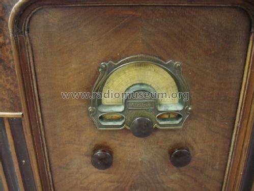 Airline 62-121 Order= 662 A 121; Montgomery Ward & Co (ID = 1480922) Radio