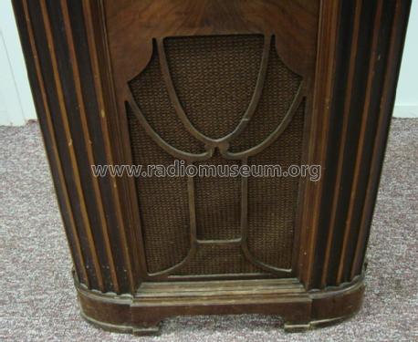 Airline 62-121 Order= 662 A 121; Montgomery Ward & Co (ID = 1480926) Radio