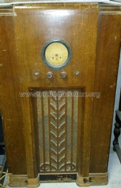 Airline 62-167 Order= 162 C 167; Montgomery Ward & Co (ID = 2281736) Radio