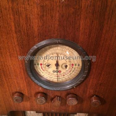 Airline 62-194 ; Montgomery Ward & Co (ID = 1942112) Radio