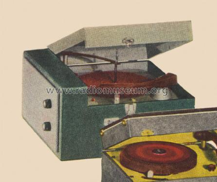 Airline 978 Phonograph ; Montgomery Ward & Co (ID = 2077827) R-Player