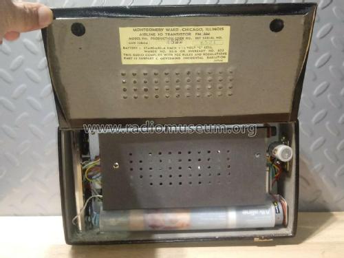 Airline FM-AM 10-Transistor GEN-1260A ; Montgomery Ward & Co (ID = 2738586) Radio