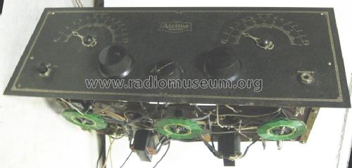 Airline Roamer ; Montgomery Ward & Co (ID = 1297452) Radio