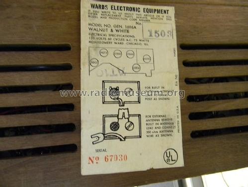 Airline Supreme FM/AM GEN. 1696A; Montgomery Ward & Co (ID = 1466385) Radio