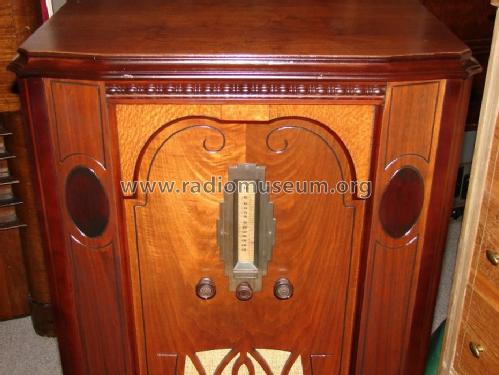 Sovereign 62-181; Montgomery Ward & Co (ID = 1043437) Radio