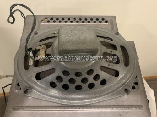 69MS Ford FEF-18805-B; Motorola Inc. ex (ID = 2969946) Car Radio