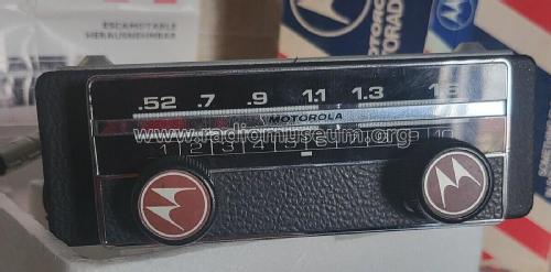 M11; Motorola Inc. ex (ID = 2842150) Car Radio