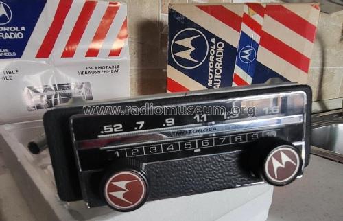 M11; Motorola Inc. ex (ID = 2842151) Car Radio