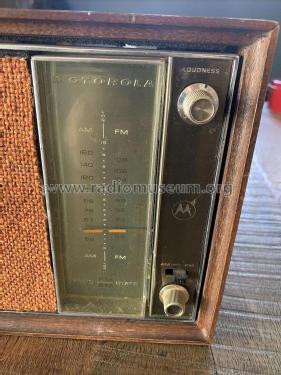 Solid State AM-FM Radio TT13EW, TT13EW-1; Motorola Inc. ex (ID = 2840931) Radio