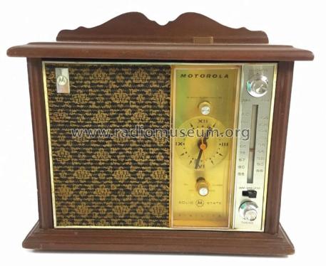 Solid State AM-FM Alarm Clock Radio TC24ES, TC24ES-1; Motorola Inc. ex (ID = 2840936) Radio