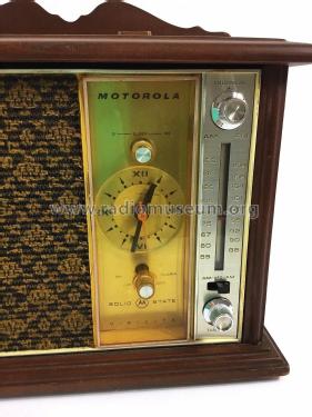 Solid State AM-FM Alarm Clock Radio TC24ES, TC24ES-1; Motorola Inc. ex (ID = 2840937) Radio