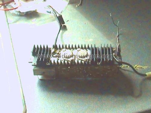 828; Motorola; London (ID = 1831076) Car Radio