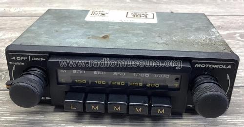 Push Button Radio 184; Motorola; London (ID = 2861745) Car Radio