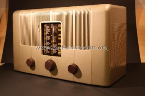 TA132; Murphy Radio Ltd.; (ID = 1927172) Radio