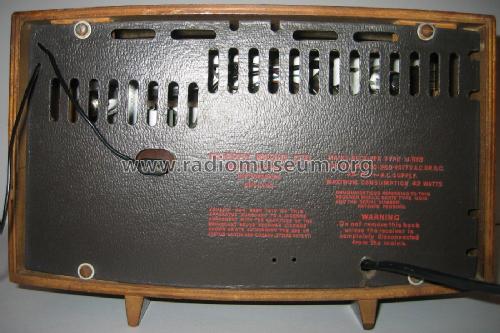 U-512; Murphy Radio Ltd.; (ID = 1992011) Radio