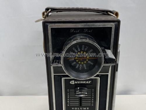 Dash Dial ; Muskat Industries, (ID = 2998972) Radio