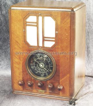 Wood Table Radio ; NAMCO Manufacturing (ID = 2788357) Radio