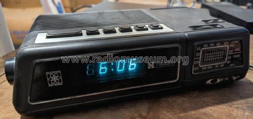 Vollelectronic-Uhrenradio 826/553; Neckermann-Versand (ID = 2996126) Radio