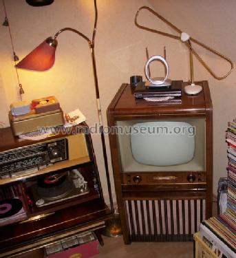 Kommodore-Phono 57 Ch= 764 + Rfk. Ch= 605; Nordmende, (ID = 1047346) TV Radio