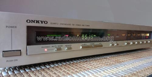 Quartz Synthesized FM Stereo / AM Tuner T-08; Onkyo, Osaka Denki (ID = 1972266) Radio