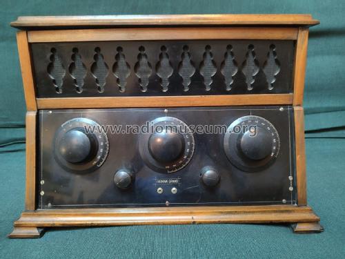 Parmak Grand ; Parker McCrory Mfg. (ID = 3035550) Radio