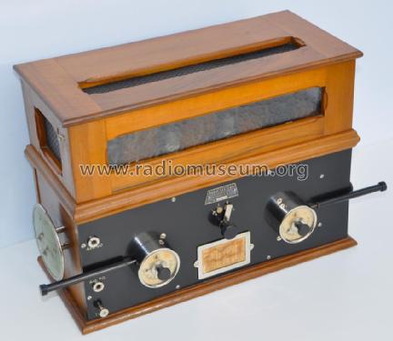 Radio-Secteur Universel No. 4004, Vitrine; Péricaud, G. et A. P (ID = 1601927) Radio