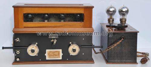 Radio-Secteur Universel No. 4004, Vitrine; Péricaud, G. et A. P (ID = 1601932) Radio