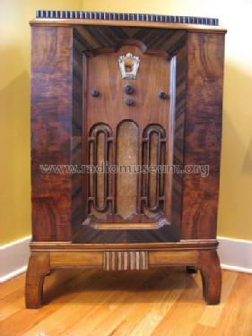 1931 Philco High Boy Superheterodyne Model 112 Console Radio