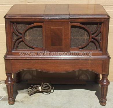 19LZ ; Philco, Philadelphia (ID = 502311) Radio