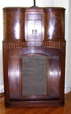 23 X Radio-Phonograph; Philco, Philadelphia (ID = 690157) Radio