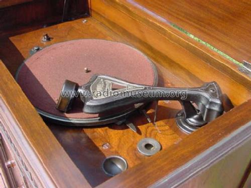 296 Radio-Phonograph; Philco, Philadelphia (ID = 498615) Radio