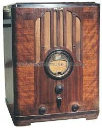 37-670B ; Philco, Philadelphia (ID = 431488) Radio