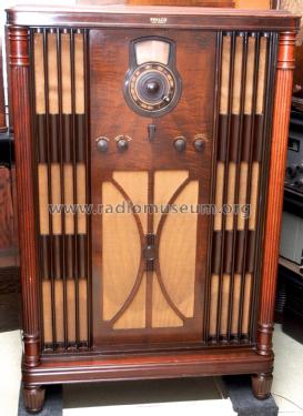 37-690X ; Philco, Philadelphia (ID = 2108798) Radio