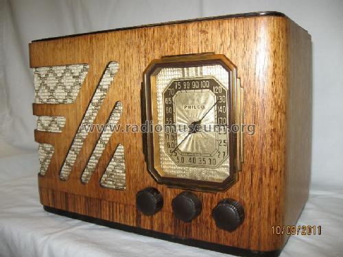 38-14T ; Philco, Philadelphia (ID = 1068544) Radio