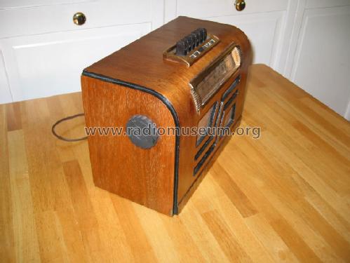 39-17T ; Philco, Philadelphia (ID = 777281) Radio