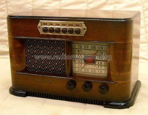 41-225C ; Philco, Philadelphia (ID = 1231619) Radio