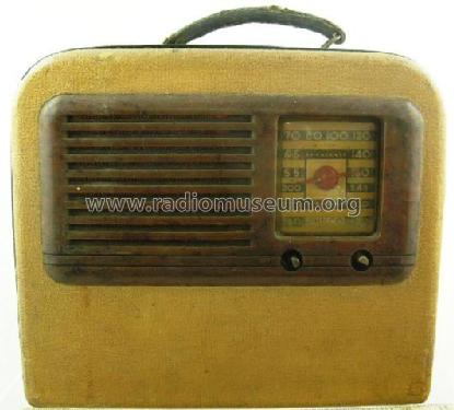 41-83T ; Philco, Philadelphia (ID = 143995) Radio