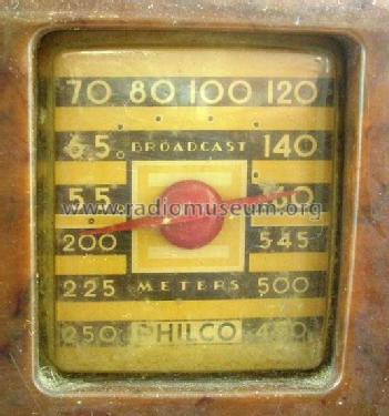 41-83T ; Philco, Philadelphia (ID = 143997) Radio