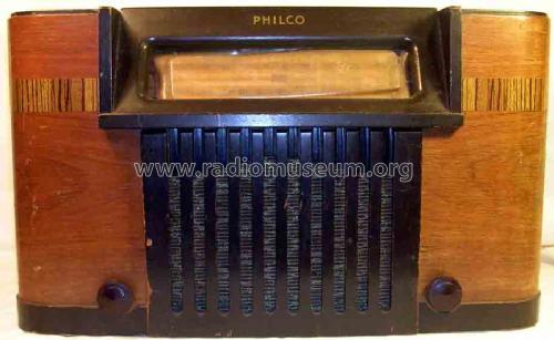 41-95T ; Philco, Philadelphia (ID = 1713159) Radio