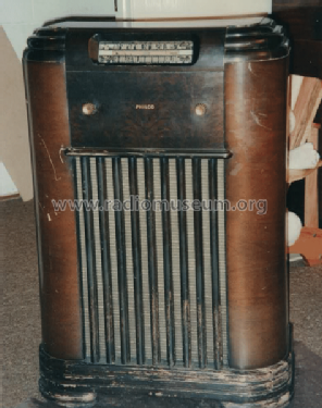 46-458 ; Philco, Philadelphia (ID = 2378797) Radio