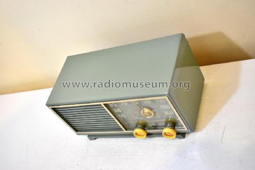 53-562 ; Philco, Philadelphia (ID = 3038075) Radio