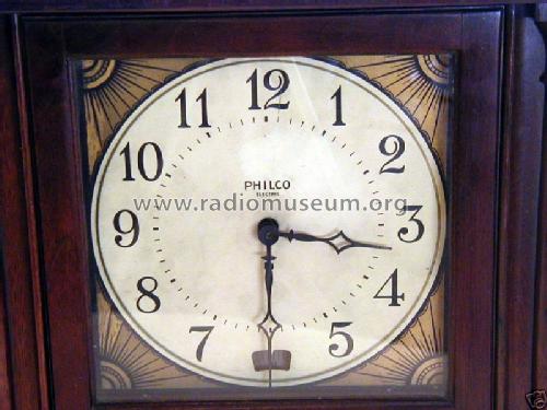 551 Colonial Clock Radio; Philco, Philadelphia (ID = 375414) Radio