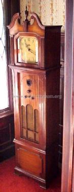 570 Grandfather Clock Radio; Philco, Philadelphia (ID = 267198) Radio