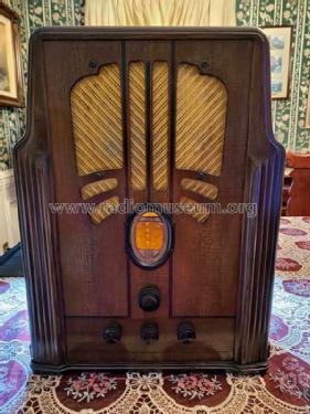 640B ; Philco, Philadelphia (ID = 2628686) Radio