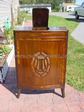 655H ; Philco, Philadelphia (ID = 530253) Radio